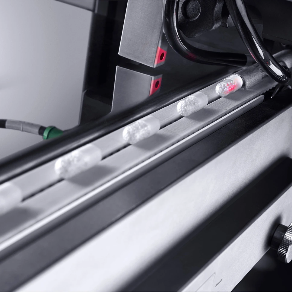 CU120 & CW150 Aligment of capsules into 3D resonator.webp